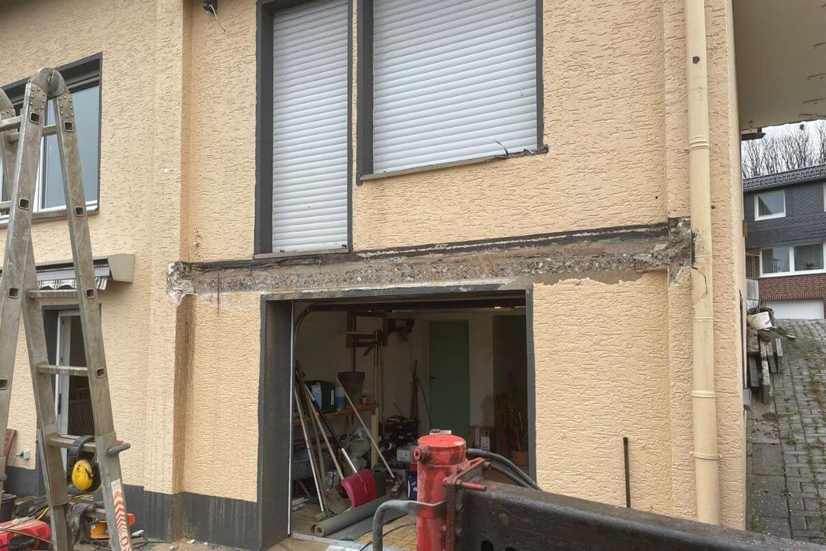 Balkonabbruch an einem Reihenhaus